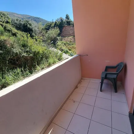 Apartment In Vlore With Beach Access 아파트