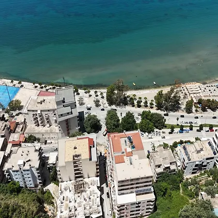 아파트 Apartment In Vlore With Beach Access *